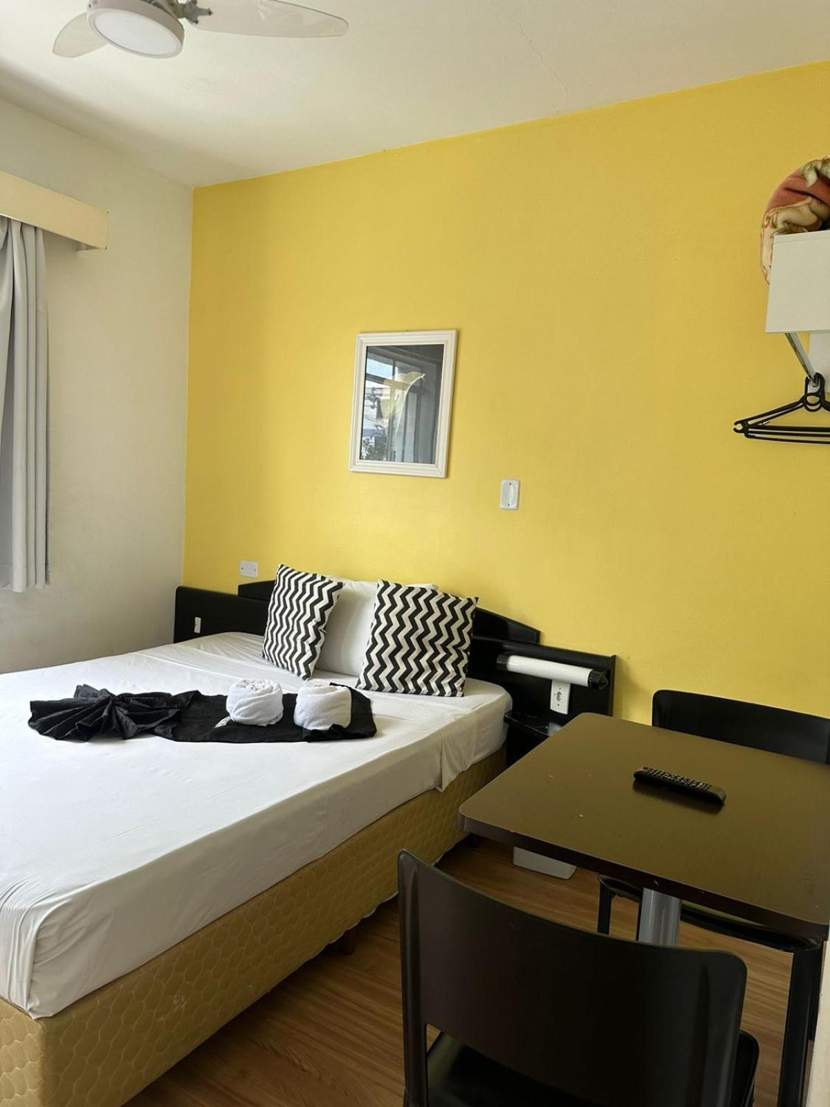 Hotel Blumenau Centro クリチバ エクステリア 写真